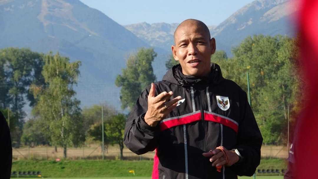 Perjalanan Nova Arianto, Dari Lapangan Hijau ke Kursi Kepelatihan